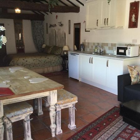 The Garth Guest Suite Studio Cottage Lingfield Luaran gambar